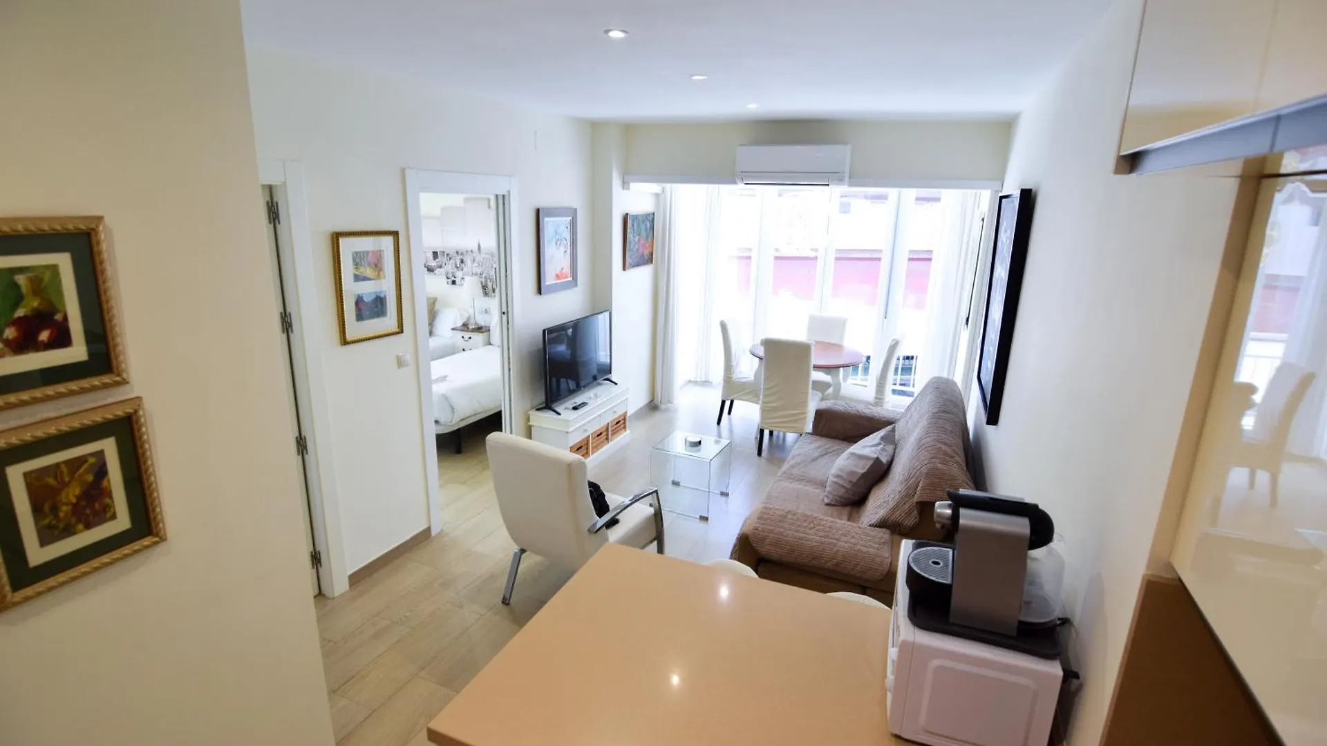 Malagueta Beachside Charm Apartment Malaga