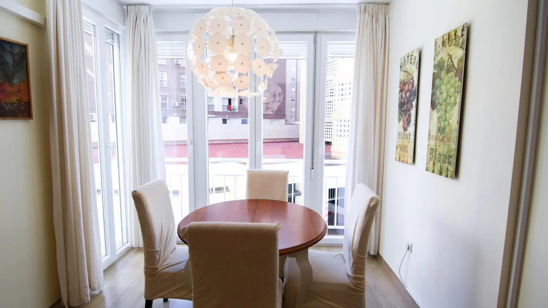 Malagueta Beachside Charm Apartment Malaga